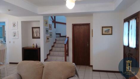 Great house in Jurerê Internacional - Vacation Rentals