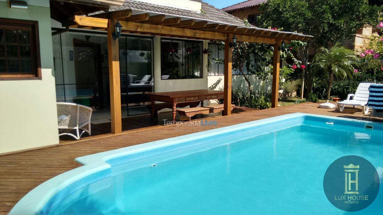 Casa para alquiler de vacaciones em Florianopolis (Jurerê Internacional)