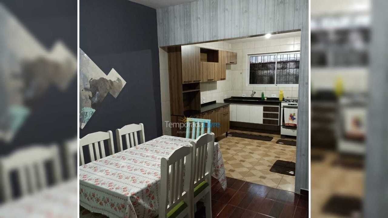 Casa para alquiler de vacaciones em Guarujá (Jardim Santa Maria)