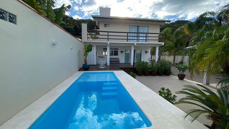 Casa para alugar em Bombinhas - Praia de Bombas