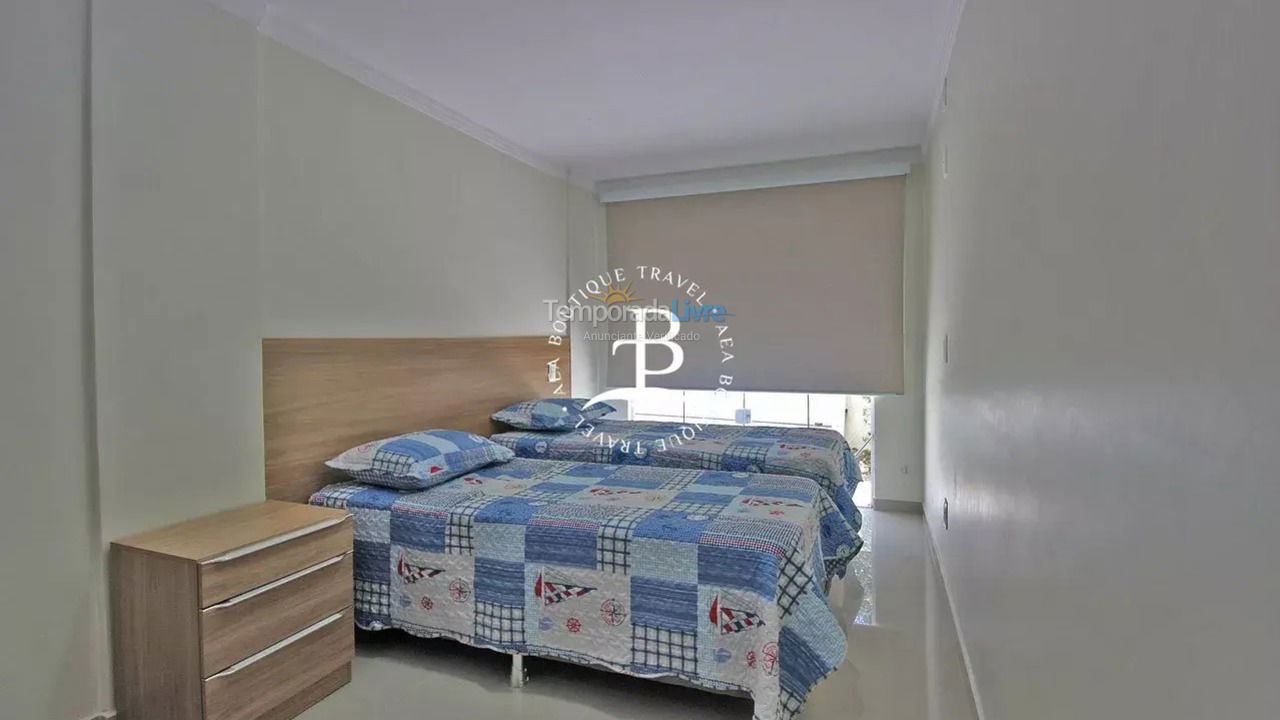 Apartment for vacation rental in Bombinhas (Praia de Bombinhas)