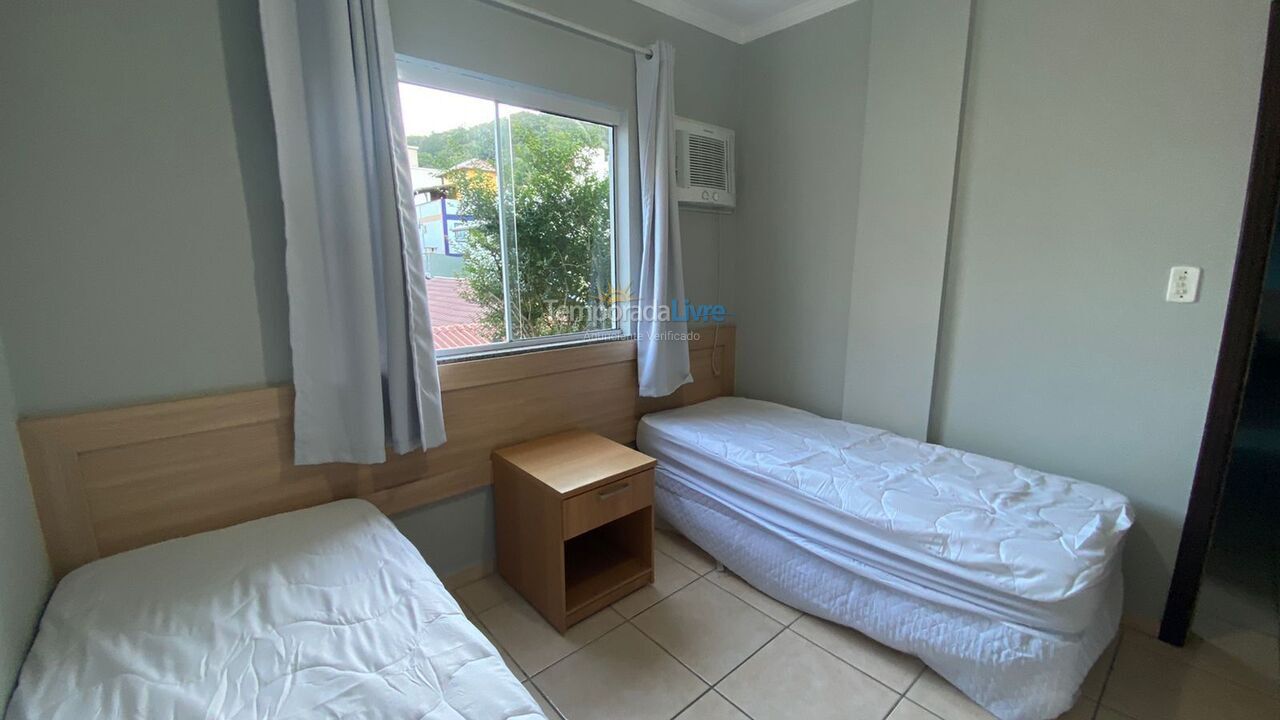 Apartment for vacation rental in Bombinhas (Praia de Bombinhas)