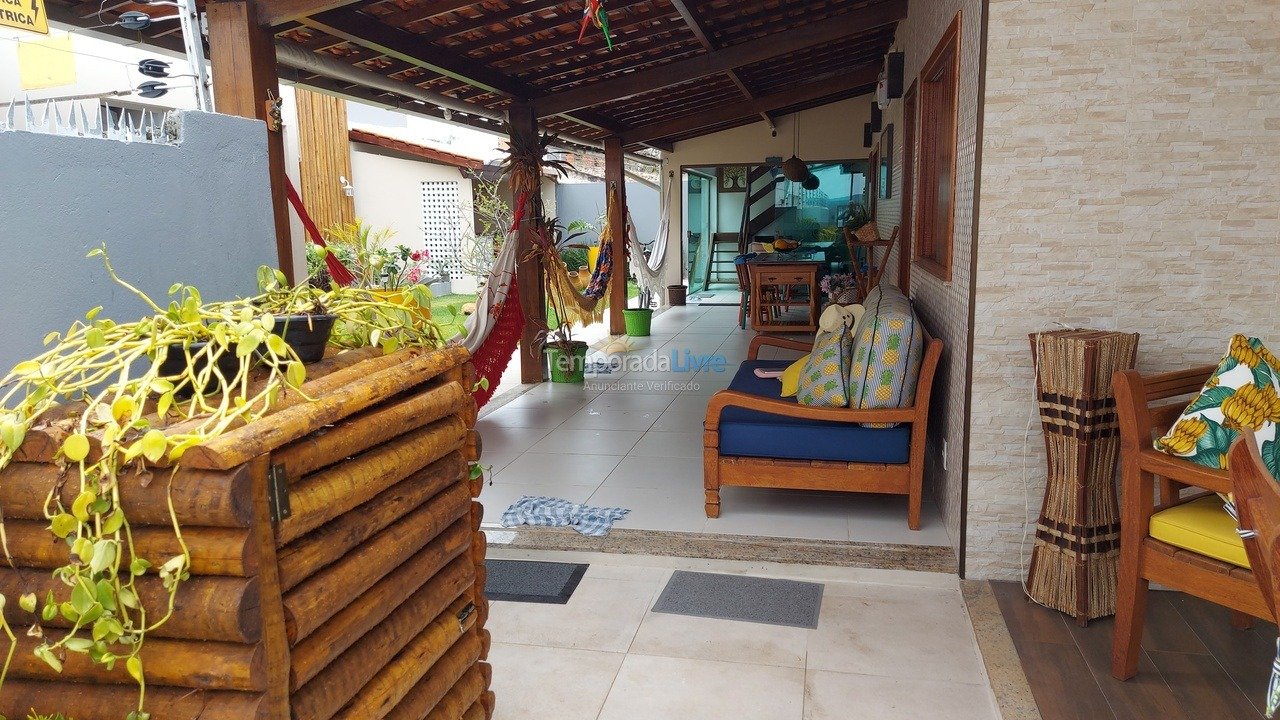 House for vacation rental in Salinas da Margarida (Praia do Araçá)