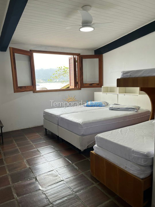 Casa para alquiler de vacaciones em Ubatuba (Enseada)