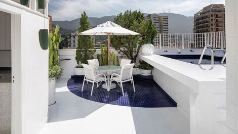 Rio078 - Beautiful and charming penthouse with pool in Leblon