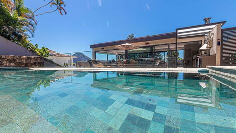 Rio057 - Fantástica villa con piscina en Jardim Botânico
