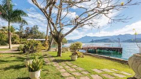 Ang049 - Bela casa em ilha em Angra dos Reis