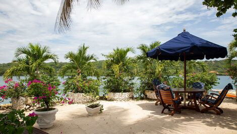 Car085 - Enchanting 5 bedroom private island in Baru