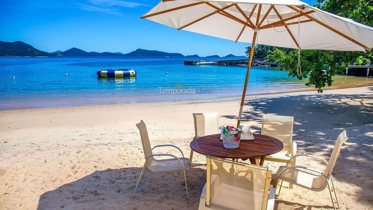 Casa para alquiler de vacaciones em Angra Dos Reis (Ilha Comprida)