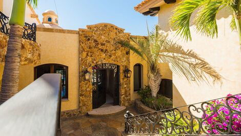 Cab015 - Beautiful 6 bedroom villa with pool in Los Cabos