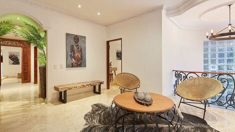 Med074 - Stylish Mansion with Jacuzzi in Poblado, Medellin