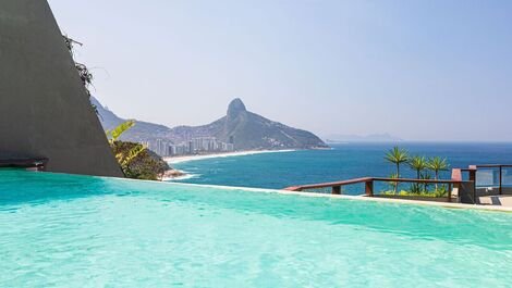 Rio053 - Villa de 5 andares com incrível vista no Joá