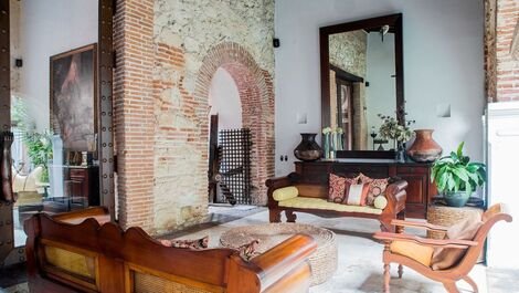 Car054 - Beautiful colonial house in the Historic Center, Cartagena