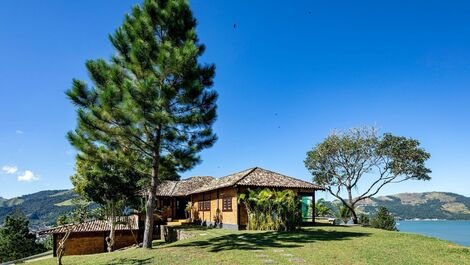 Ang044 - Casa con 3 suites y hermosas vistas en Mangaratiba