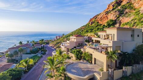 Cab017 - Hermosa villa triplex con piscina en Los Cabos