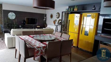 Great house in Jurerê Internacional - Vacation Rentals