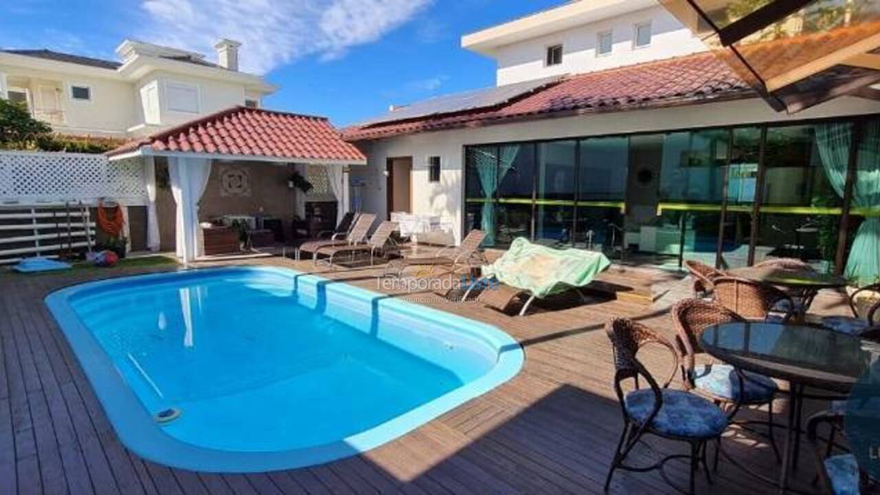 House for vacation rental in Florianopolis (Jurerê Internacional)