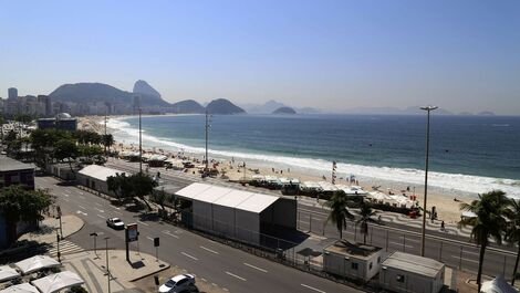 Rio032 - Amplo apartamento à beira-mar em Copacabana