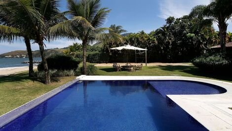 Ang027 - Luxury house on the seafront in Angra dos Reis