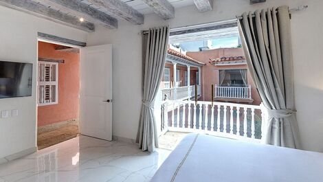 Car013 - Renovated Mansion in the Historic Center of Cartagena