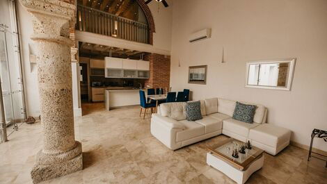 Car110 - Beautiful penthouse in the Historic Center of Cartagena