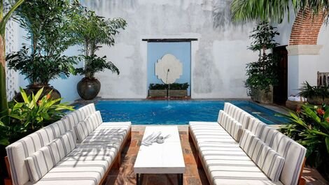 Car011 - Magnífica casa clássica com piscina em Cartagena