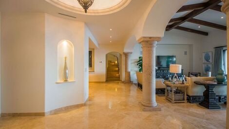 Cab024 - Luxurious beachfront villa with pool in Los Cabos