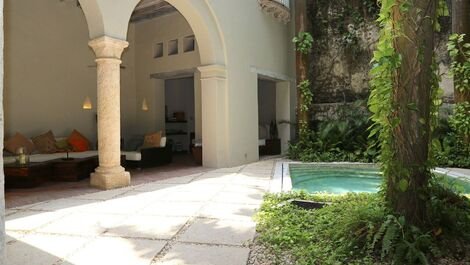Car008 - Lujosa villa de estilo clásico en Cartagena