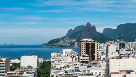 Rio001 - Luxuosa cobertura frente mar em Copacabana