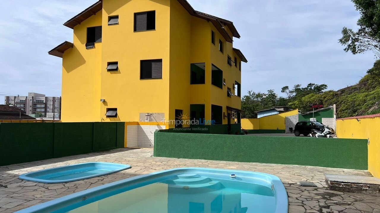 Apartamento para aluguel de temporada em Ubatuba (Praia das Toninhas)