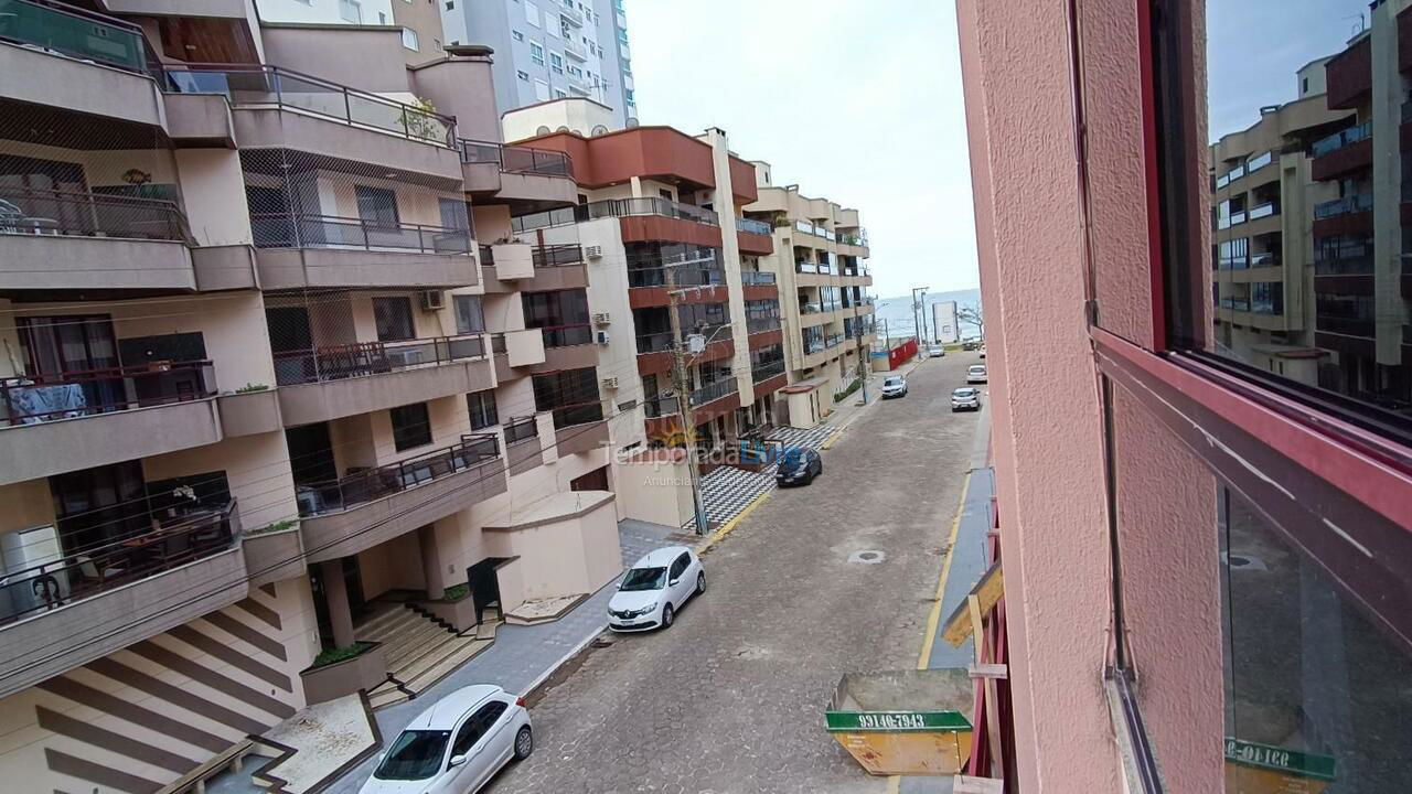 Apartamento para aluguel de temporada em Itapema (Meia Praia)