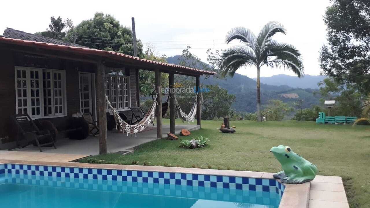Chácara / sítio para aluguel de temporada em Domingos Martins (Santa Isabel Es)