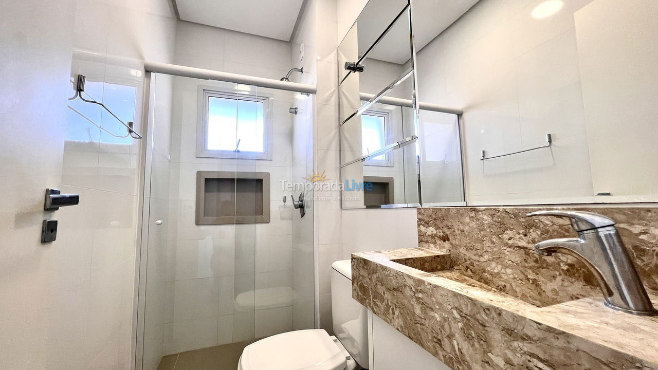 Apartamento para aluguel de temporada em Bombinhas (Canto Grande)