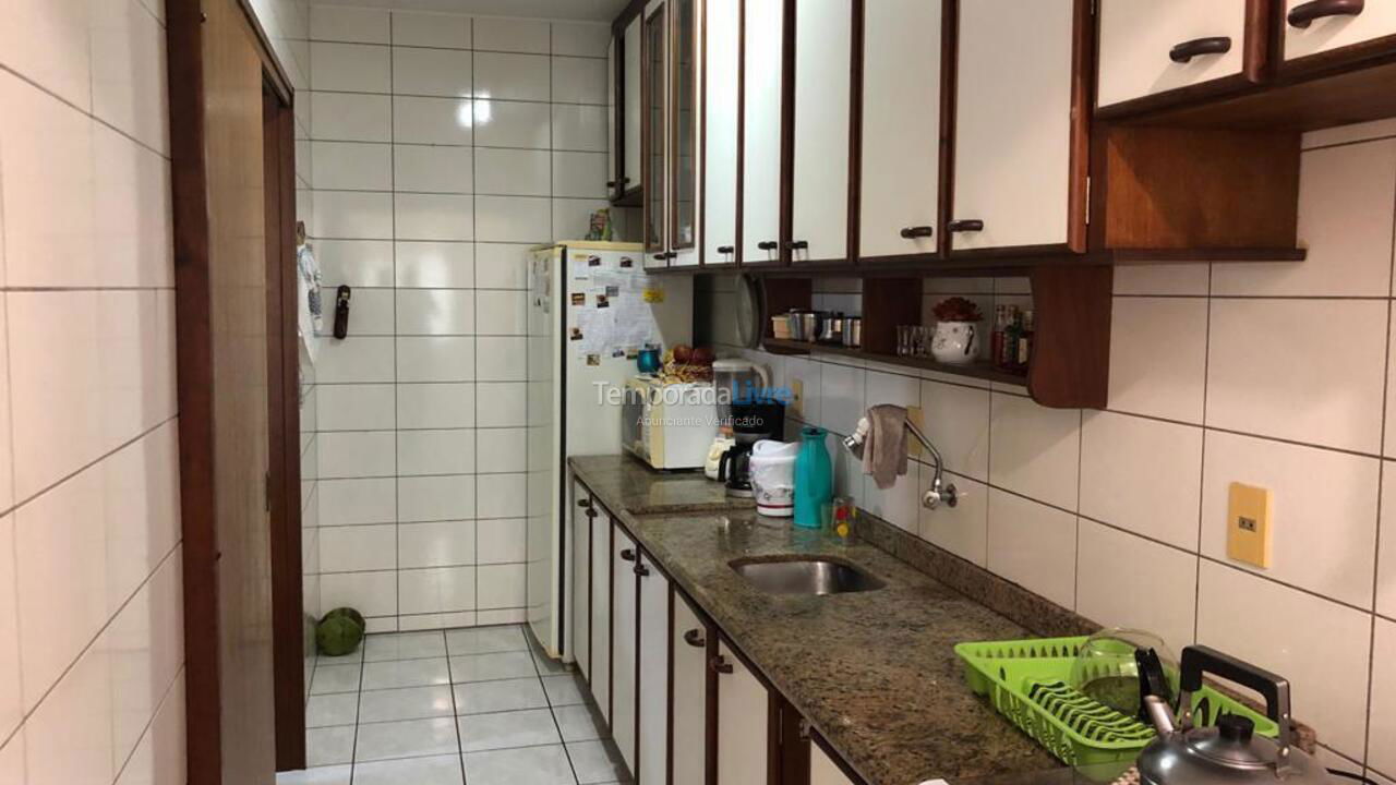 Apartamento para aluguel de temporada em Itapema (Meia Praia)