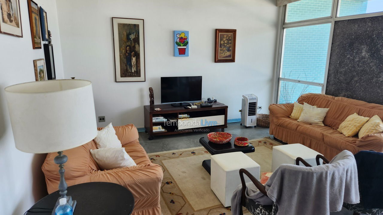 Apartamento para aluguel de temporada em Guarujá (Pitangueiras)