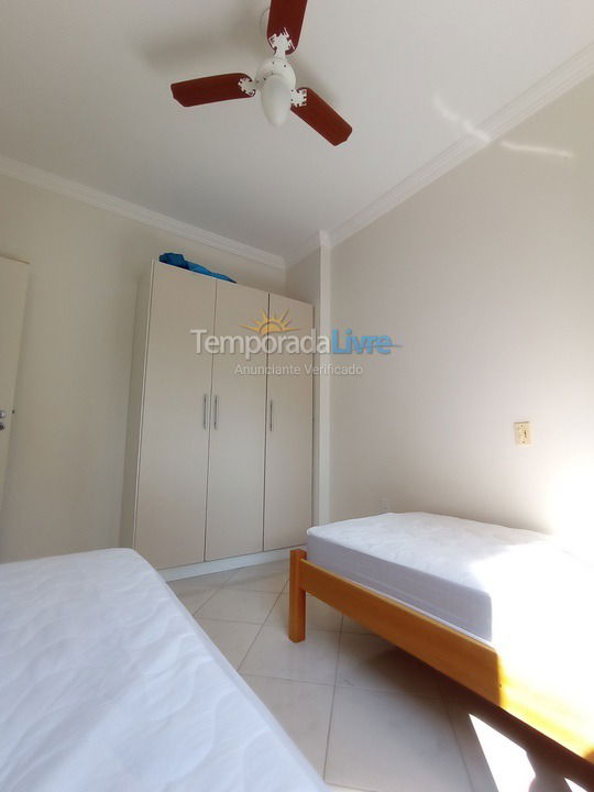 Apartamento para aluguel de temporada em Itapema (Meia Praia)