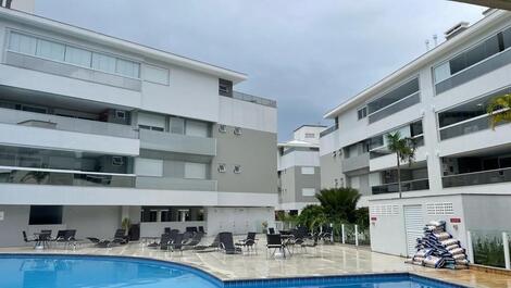 Apartment with 02 suites, swimming pool, games room, cinema, playground