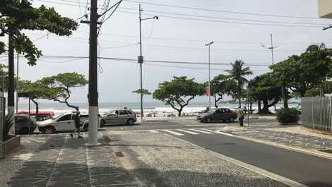 Apto em pitangueiras cento pé na areia