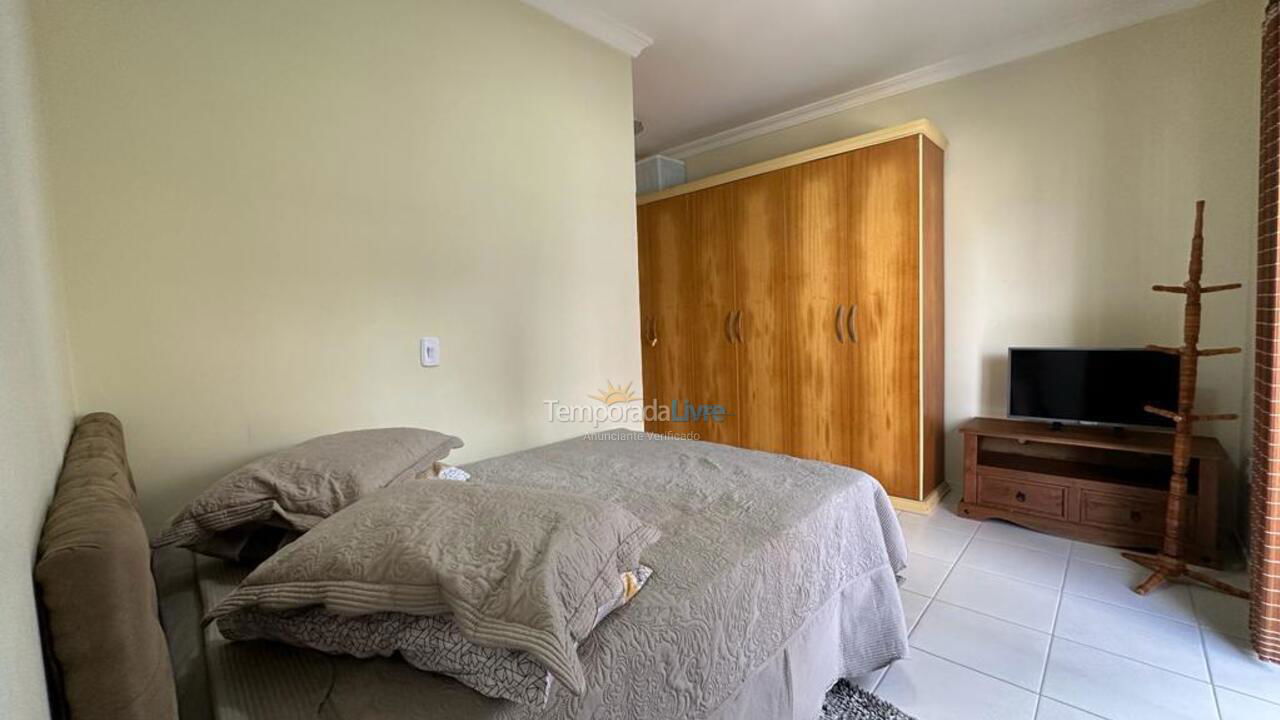 Apartamento para aluguel de temporada em Itapema (Meia Praia)