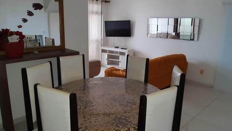 Apartamento de 3 dormitorios, a 100 metros de Praia do Forte - Cabo Frio