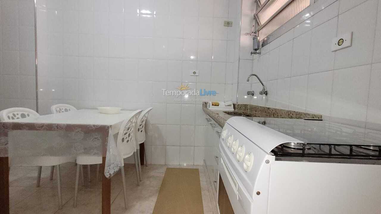 Apartamento para aluguel de temporada em Guarujá (Pitangueiras)