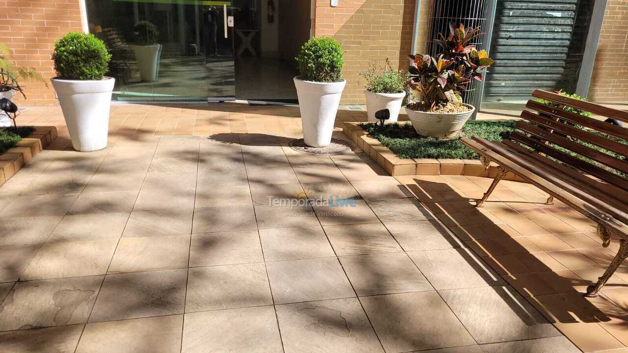 Apartamento para aluguel de temporada em Guarujá (Pitangueiras)