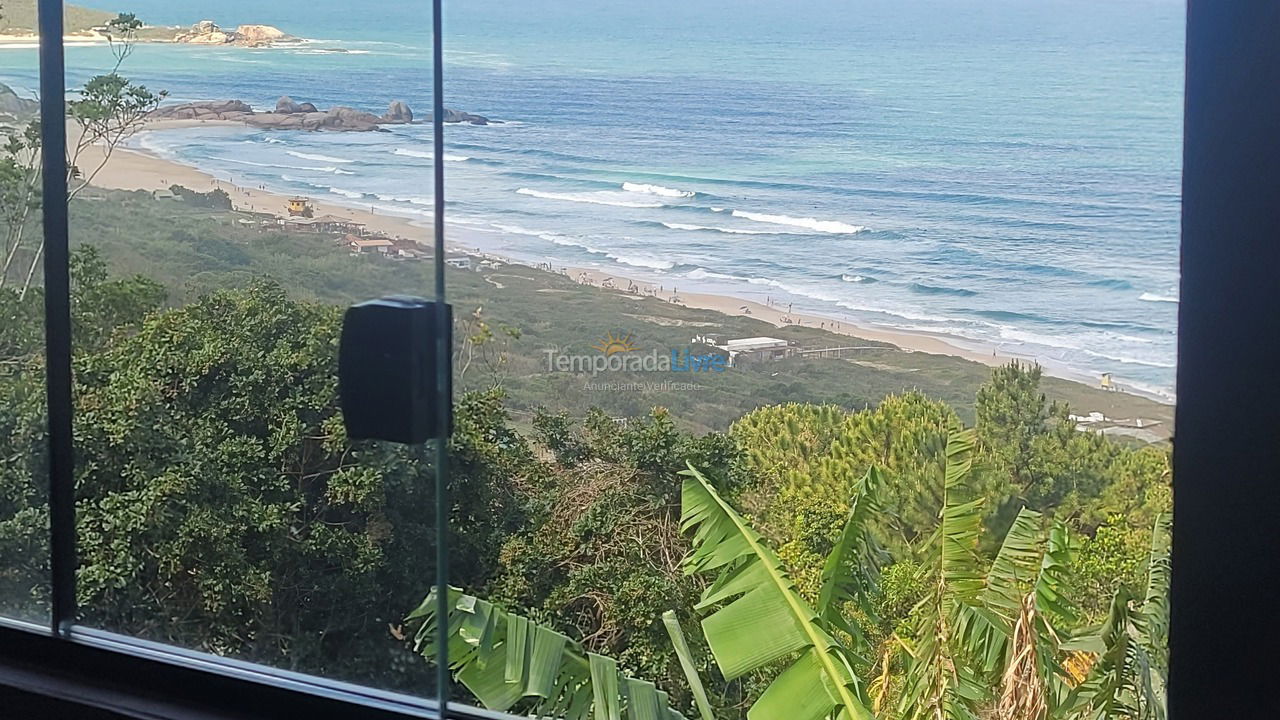 Casa para aluguel de temporada em Florianópolis (Praia Mole)