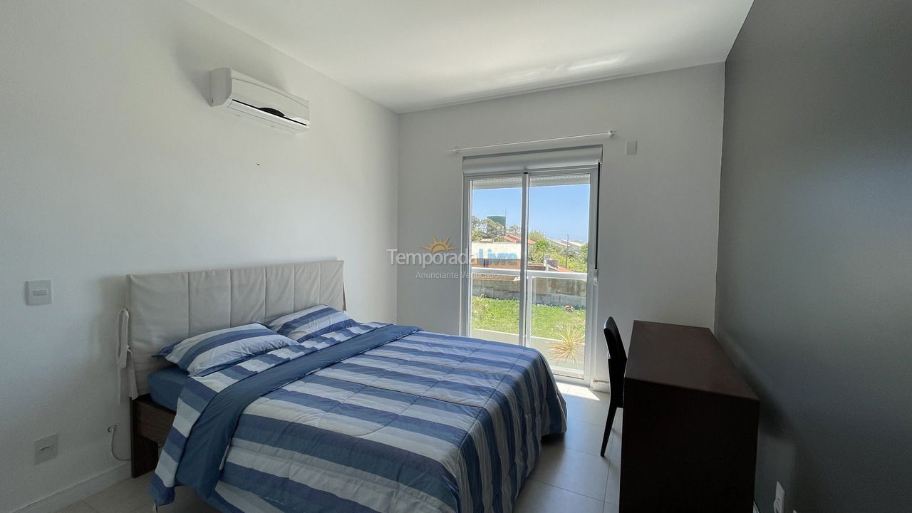 Apartamento para aluguel de temporada em Florianópolis (Praia do Santinho)