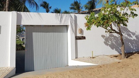 TYPICAL AND LARGE HOUSE, ONLY 50 METERS FROM THE BEACH WITH 3 BEDROOMS