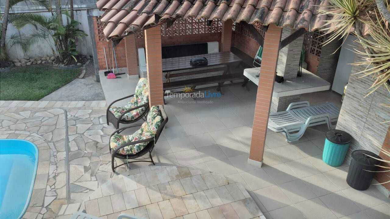 Casa para alquiler de vacaciones em Guaratuba (Balneário Eliane)