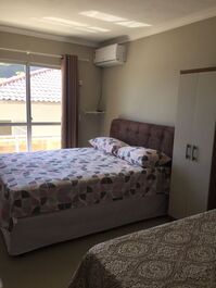 APARTAMENTO BEIRA MAR EM BOMBAS.