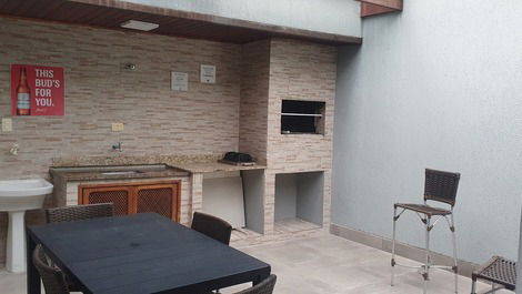 Ático dúplex de 3 dormitorios, 2 suites y barbacoa privada.