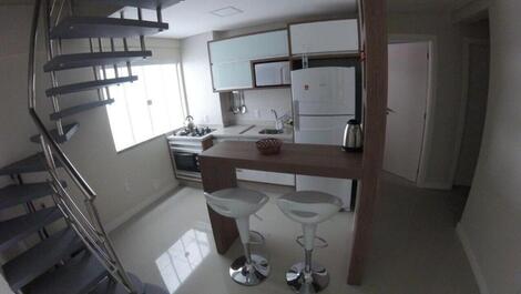 COBERTURA DUPLEX À 80 METROS DA PRAIA!