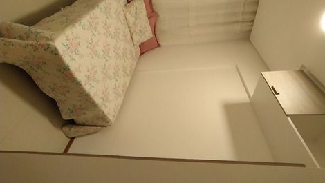 Quarto 2 ( sanitário frontal)